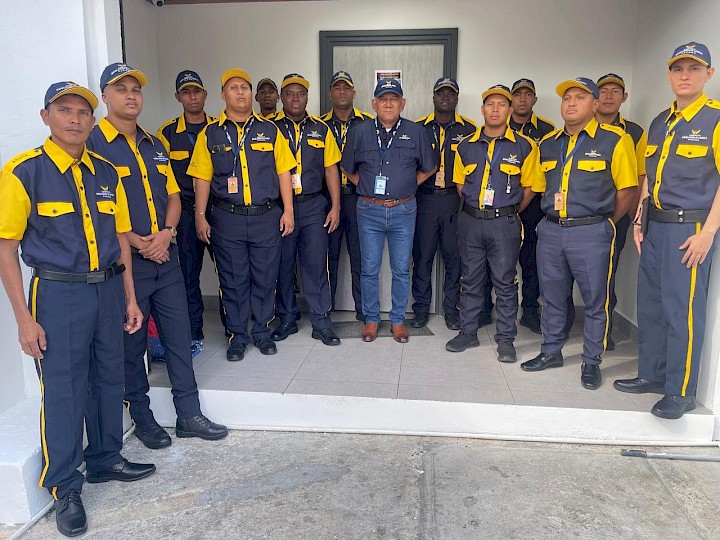 Equipo de agentes de Agencia de Seguridad Unida